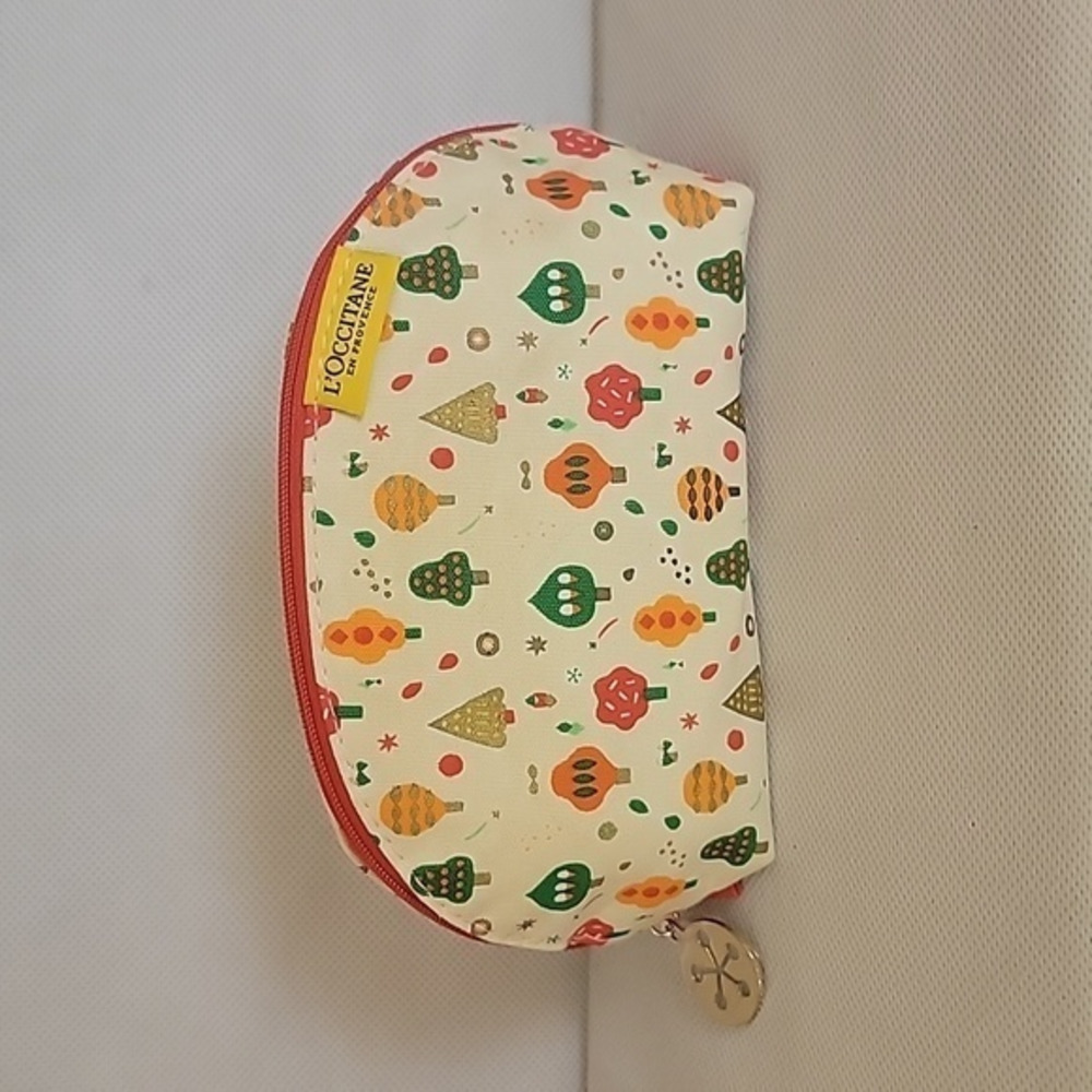 NEW - L'OCCITANE EN PROVENCE COSMETIC‎ BAG